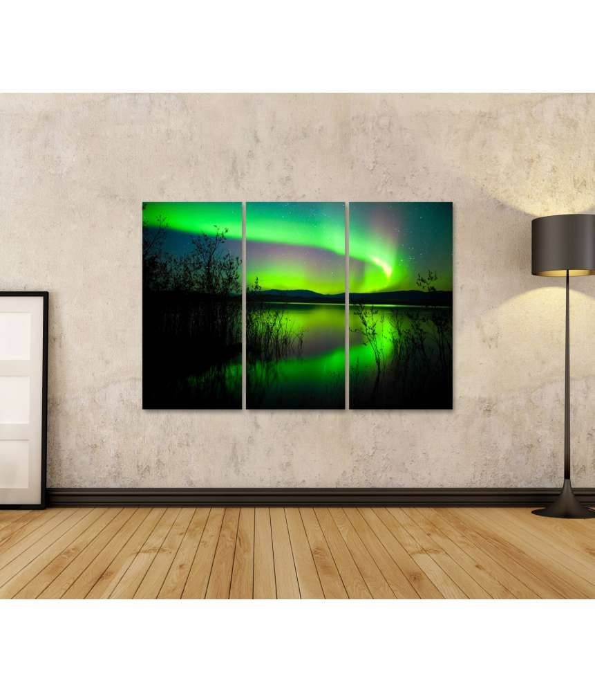 ﻿Islandburner Bild auf Leinwand Spiegelnder See unter Nordlichtern und Wetterleuchten in Norwegen Vierteljährliche Förderung