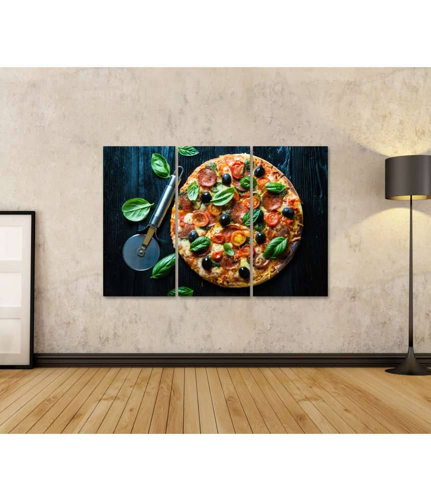 Islandburner Bild auf Leinwand Lebhaftes Wandbild einer Salami-Pizza mit Oliven und Basilikum in Pizzeria Discount Store für neue Produkte