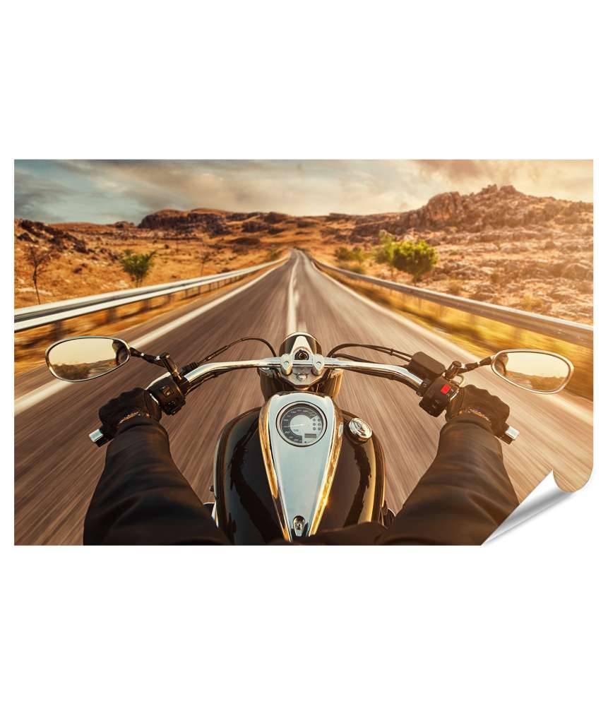 Islandburner XXL Premium Poster Motorradfahrer allein auf US-Highway, umgeben von atemberaubendem Sonnenuntergang