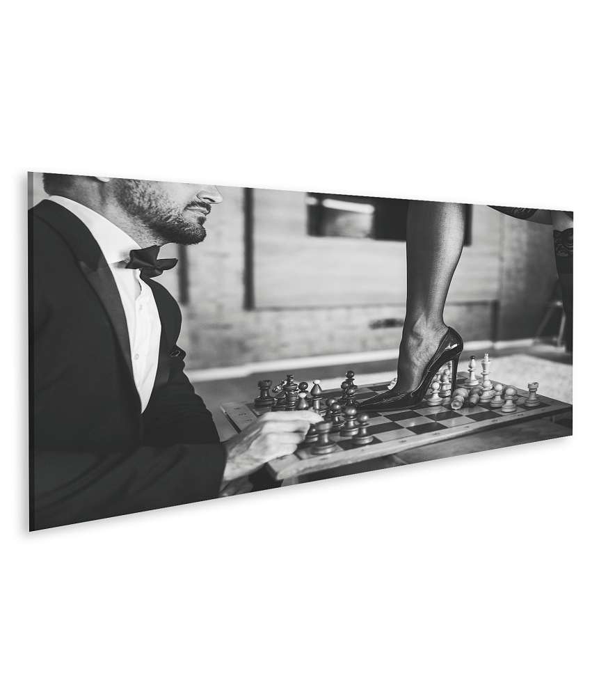 Islandburner Bild auf Leinwand Verlockendes Frauenbein mit Strümpfen und High Heels auf Schachbretthintergrund