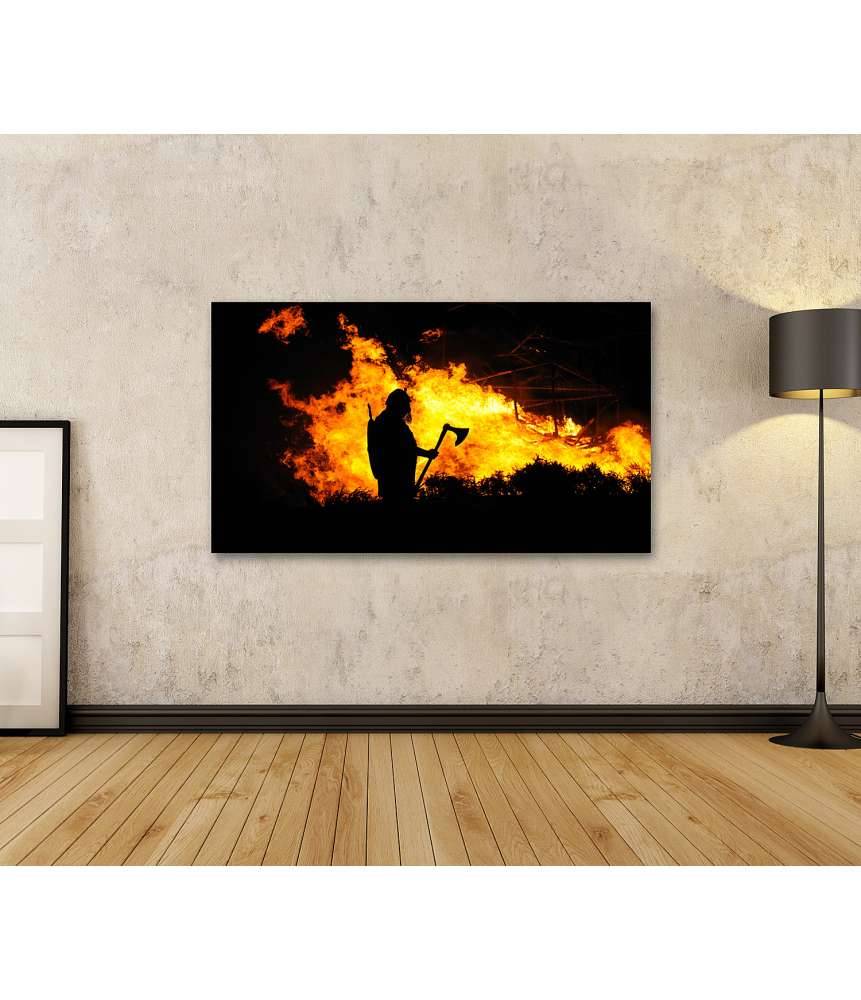Islandburner Bild auf Leinwand Darstellung eines tapferen Wikingers inmitten eines brennenden Gebäudes Sonderangebot der Fabrik