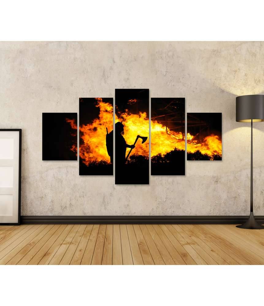 Islandburner Bild auf Leinwand Darstellung eines tapferen Wikingers inmitten eines brennenden Gebäudes Speichern exportieren