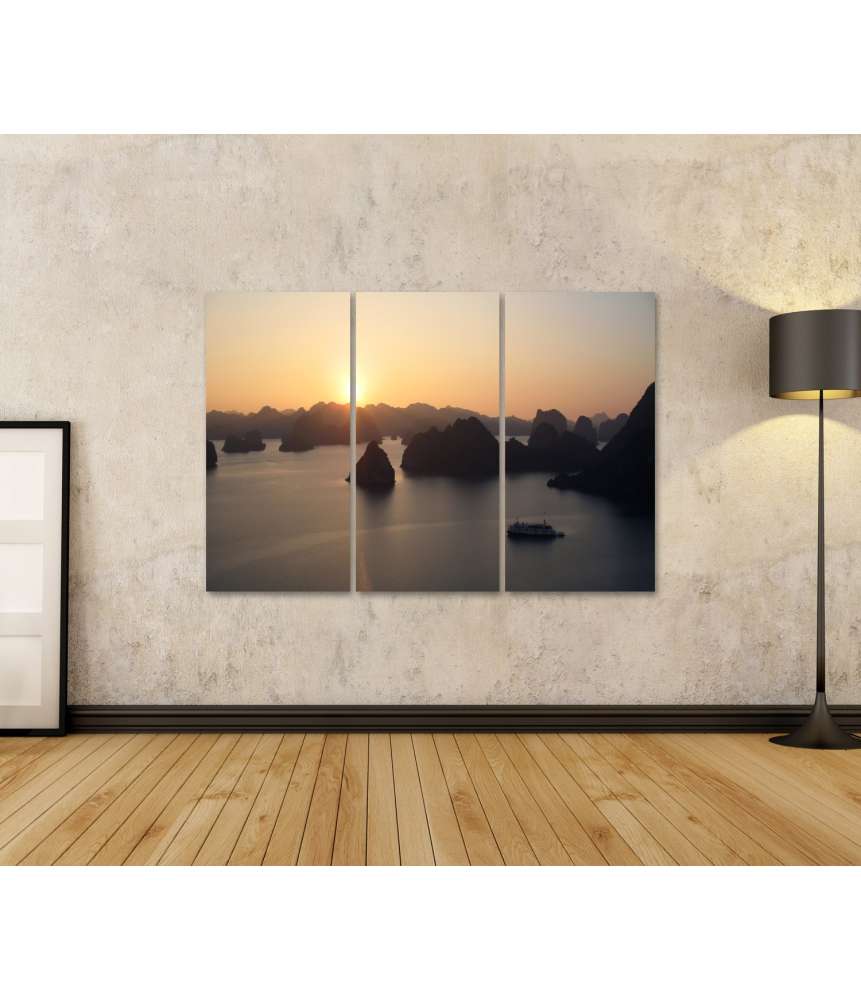 Islandburner Bild auf Leinwand Wandbild: Zauberhafter Sonnenuntergang über der Halong Bucht, Vietnam Angebote