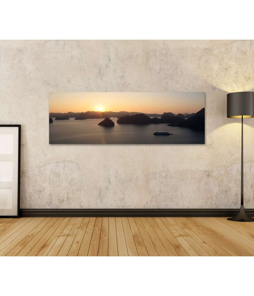 Islandburner Bild auf Leinwand Wandbild: Zauberhafter Sonnenuntergang über der Halong Bucht, Vietnam Versandkostenfrei