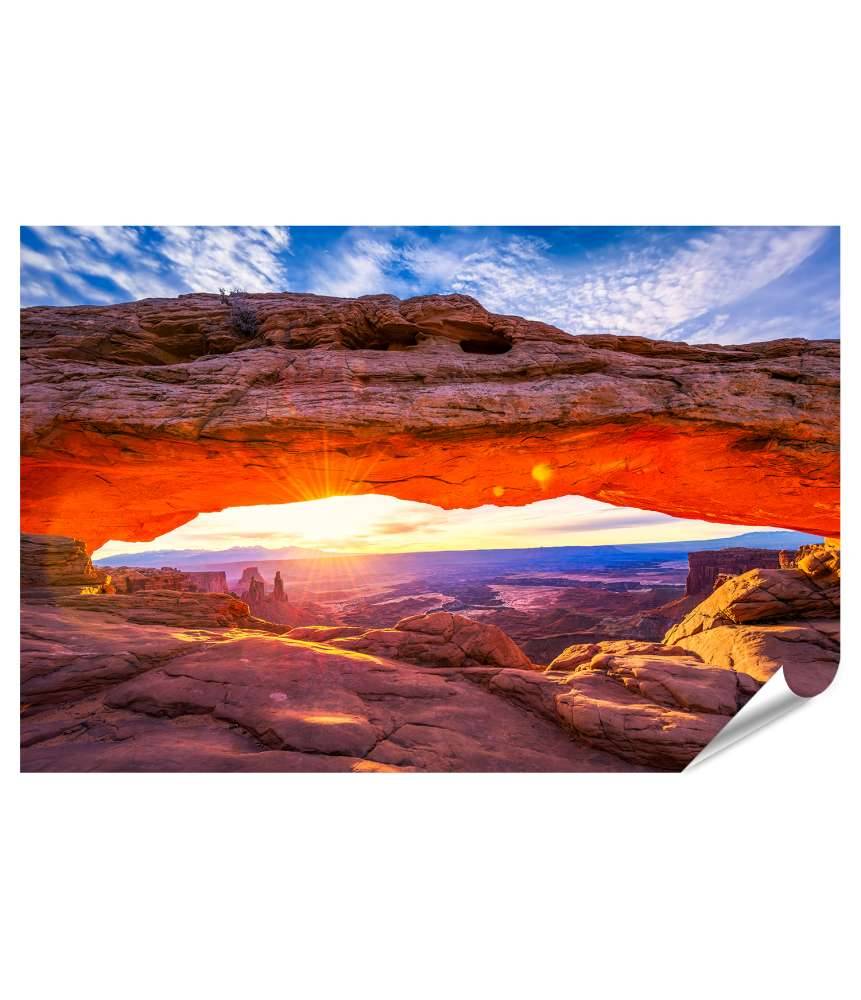 Islandburner Premium Poster Sonnenaufgang durch Mesa Arch im Canyonlands Nationalpark, USA
