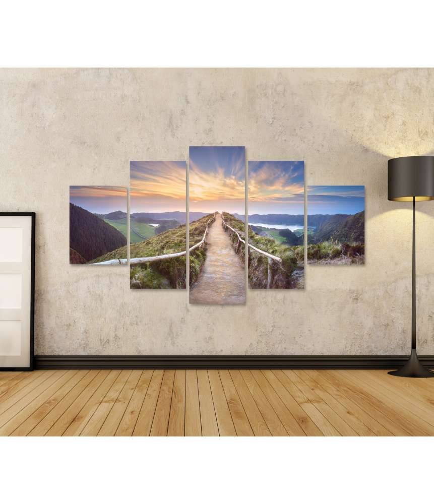 Islandburner Bild auf Leinwand Atemberaubende Ansicht eines Wanderweges in der Berglandschaft von Ponta Delgada, Azoren Bis zu 55% Rabatt