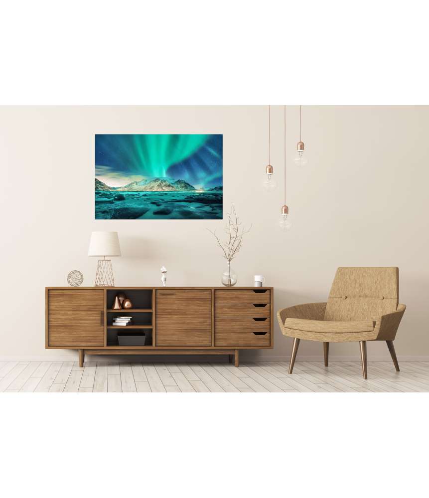 Islandburner Premium Poster Schneebedeckter Berg unter leuchtenden Polarlichtern Günstig kaufen
