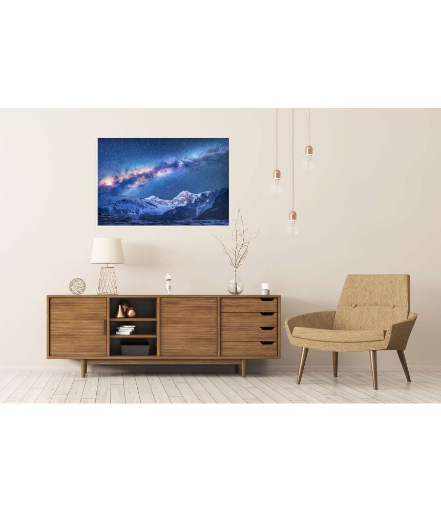 Islandburner Premium Poster Atemberaubende Berglandschaft mit funkelndem Sternenhimmel und Milchstraße Exklusivangebot