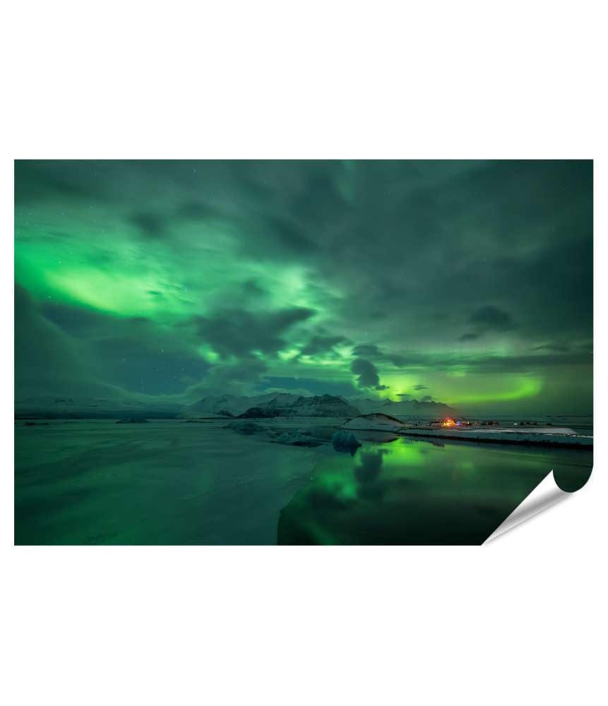 Islandburner Premium Poster Atemberaubende Aurora Borealis über der Jokulsarlon-Lagune in Island