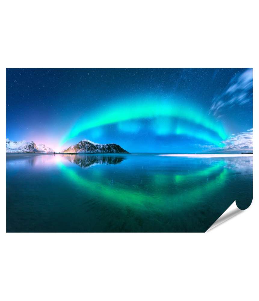 Islandburner Premium Poster Nordlichter spiegeln sich auf den Lofoten-Inseln in Norwegen wider