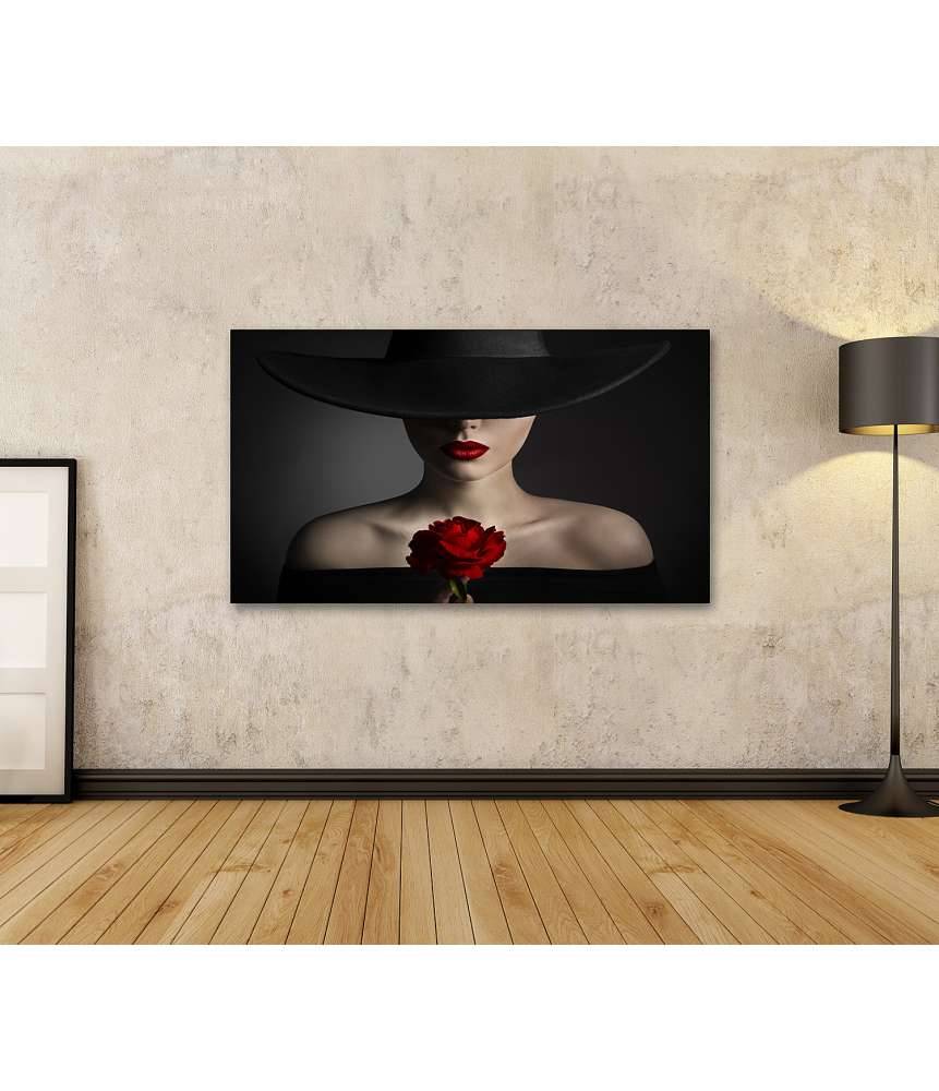 Islandburner Bild auf Leinwand Frau mit roten Rosenlippen und schwarzem Modenhut strahlt Schönheit aus Auslauf