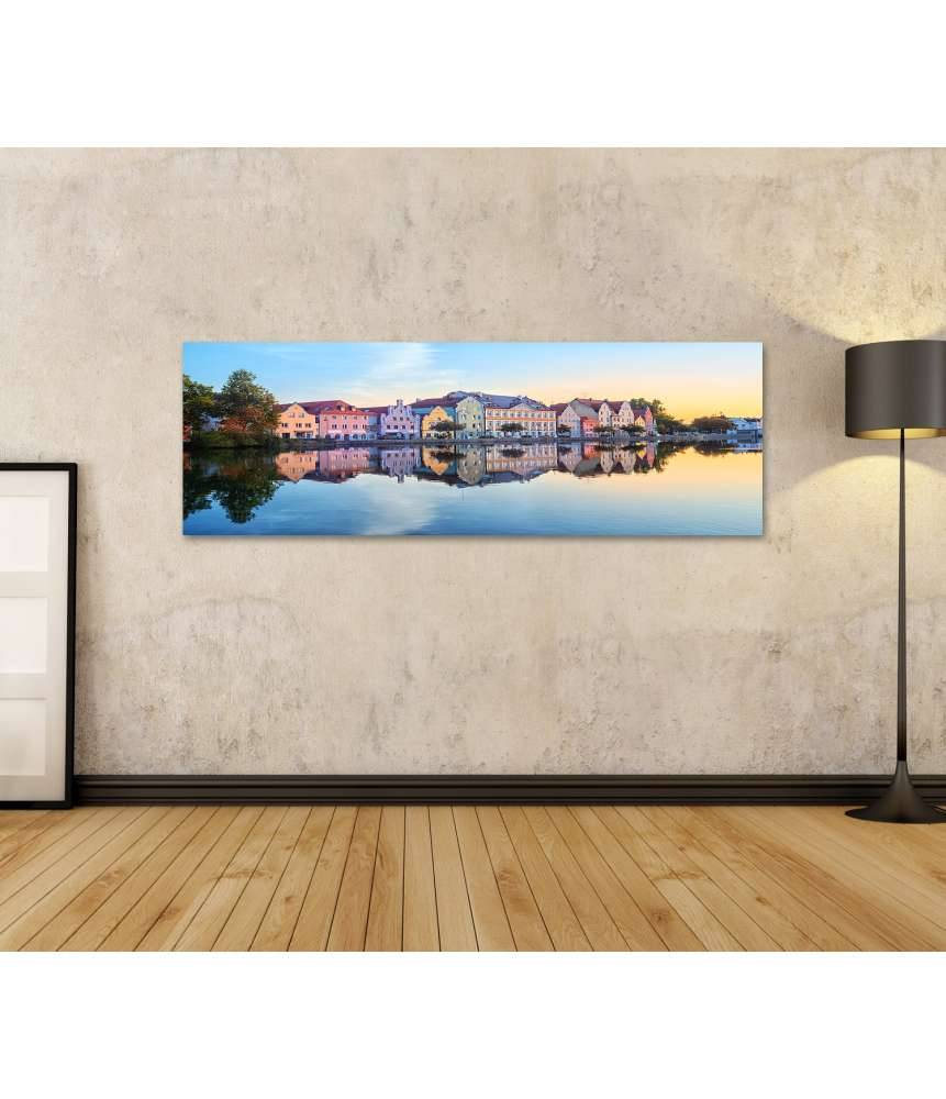 Islandburner Bild auf Leinwand Gotische Häuser an der Isar in der Altstadt von Landshut, Bayern, Deutschland Flash Sale