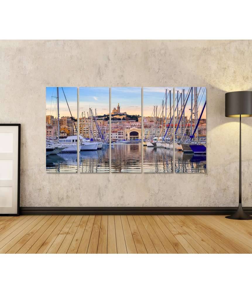 Islandburner Bild auf Leinwand Yachten im Alten Vieux Port von Marseille unter der Kathedrale Notre-Dame Fabrik Onlineshop