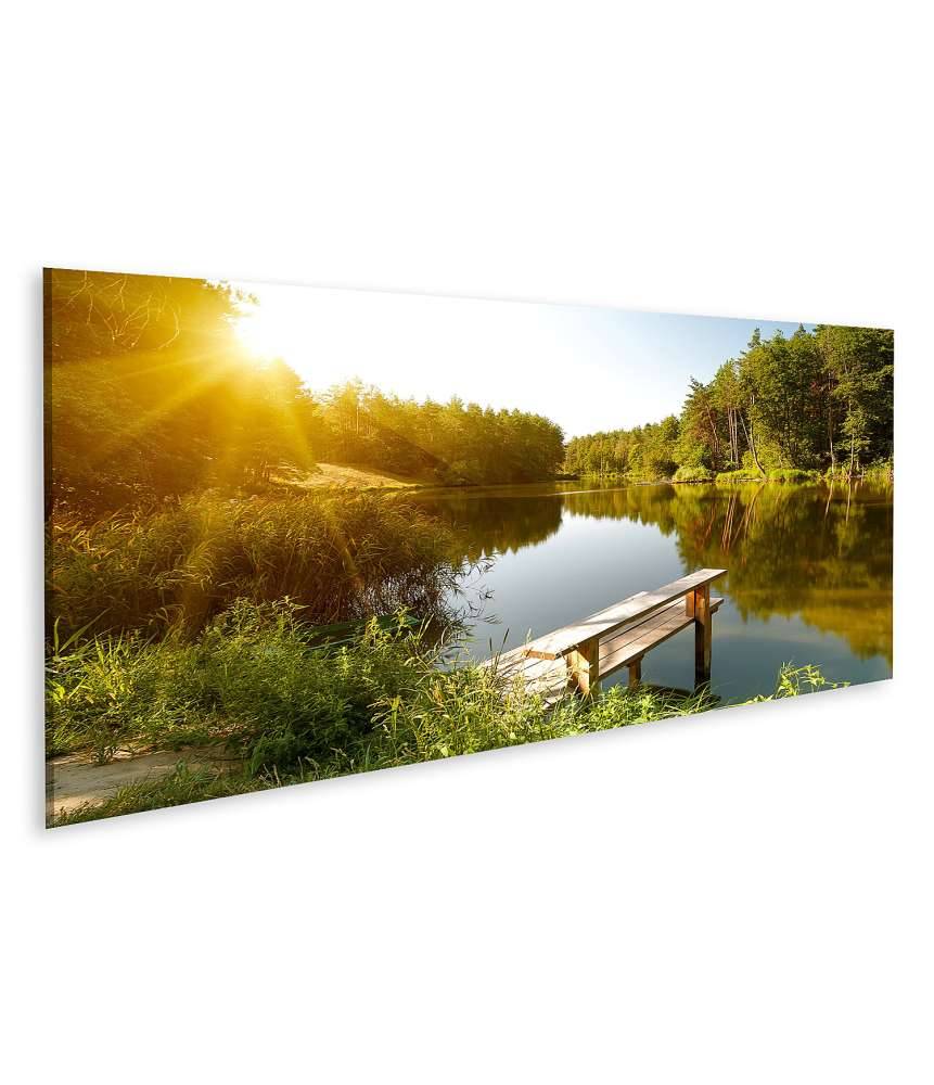 Islandburner Bild auf Leinwand Idyllische Sommerlandschaft mit Waldsee unter strahlendem Sonnenschein Exklusive Angebote
