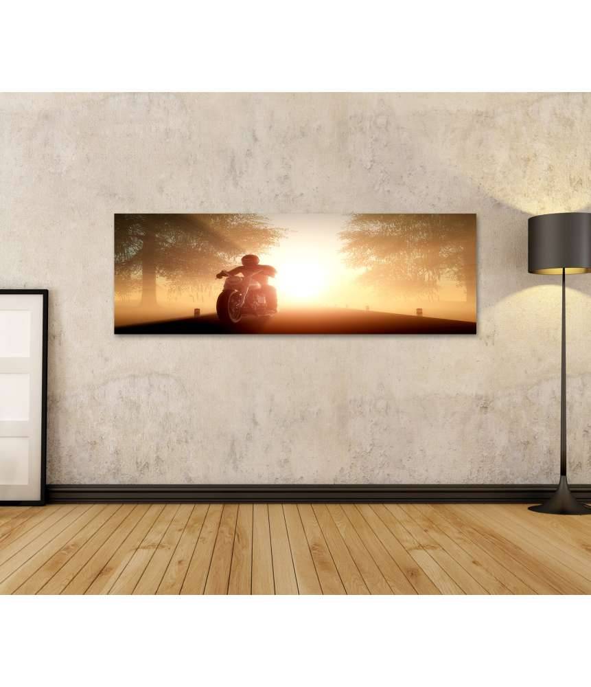 Islandburner Bild auf Leinwand Motorradfahrer auf idyllischer Landstraße im goldenen Sonnenlicht Blitzangebot