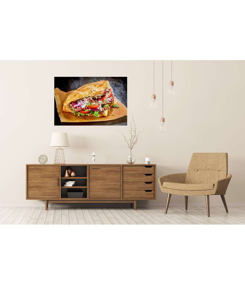 Islandburner Premium Poster Türkischer Döner Kebab auf goldbraunem Fladenbrot, appetitlich gefüllt VIP-Rabatte