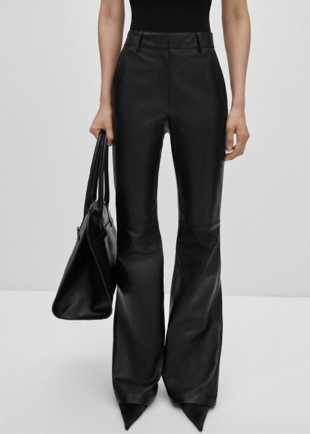 Mango Flared Hose aus Leder