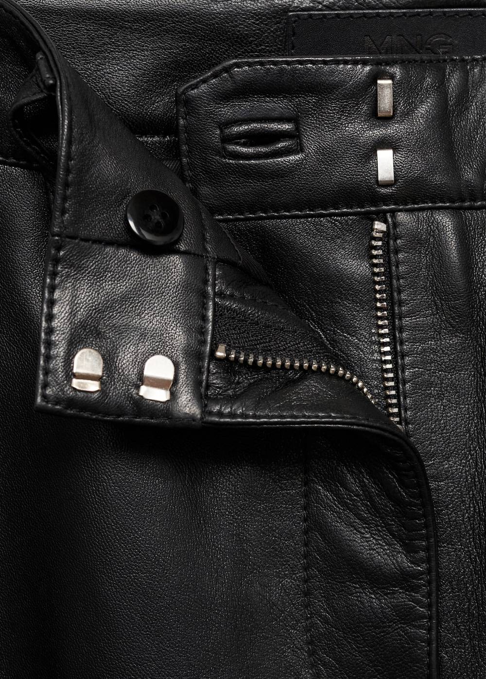 Mango Flared Hose aus Leder Black Friday