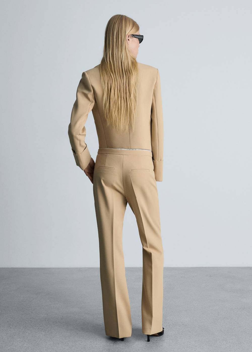 Mango Anzughose im Flared-Stil Zeitlich begrenztes Angebot