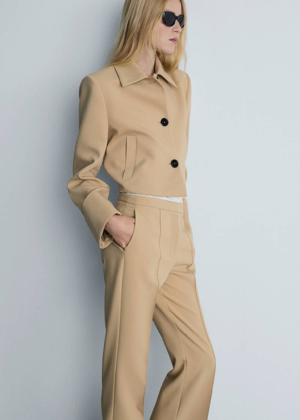 Mango Anzughose im Flared-Stil Zeitlich begrenztes Angebot