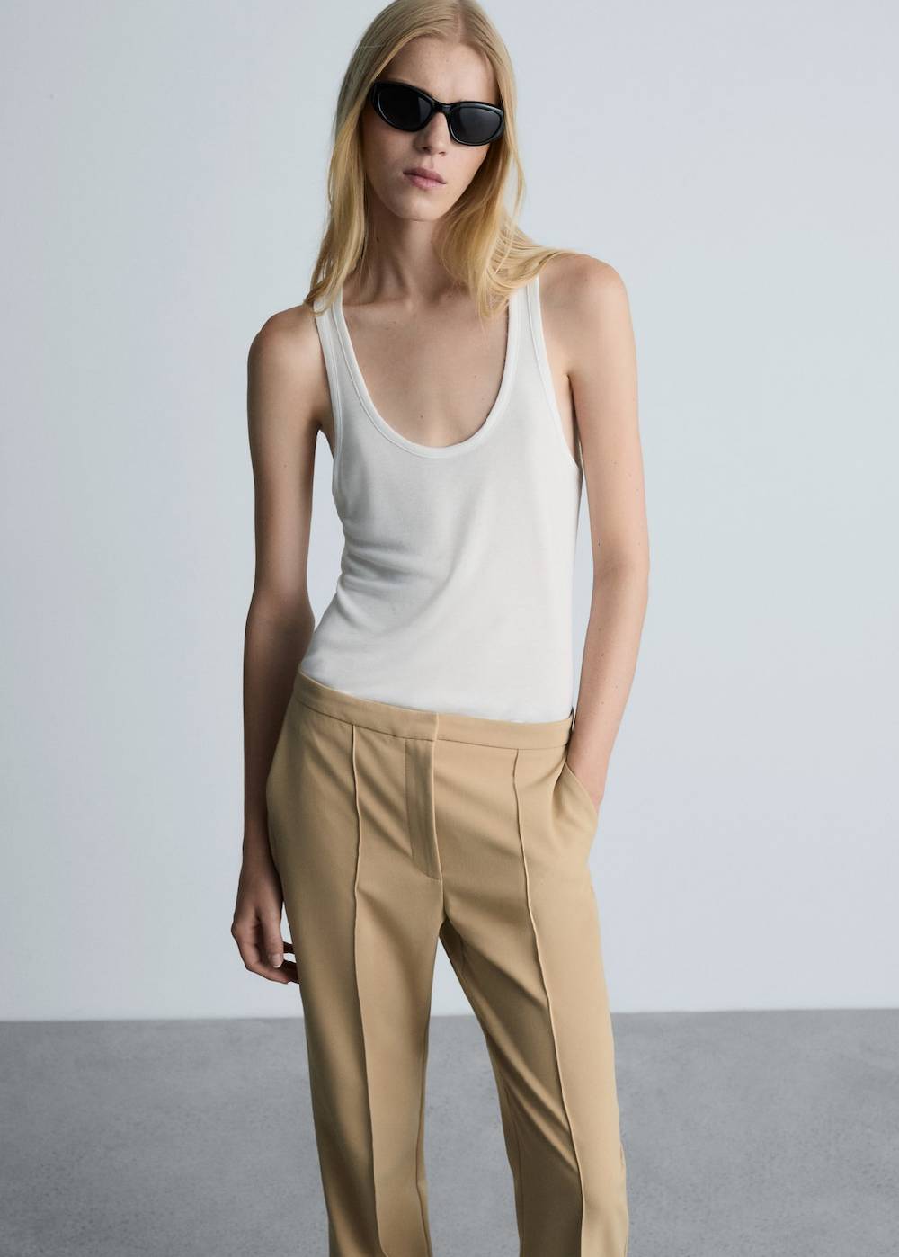Mango Anzughose im Flared-Stil Zeitlich begrenztes Angebot