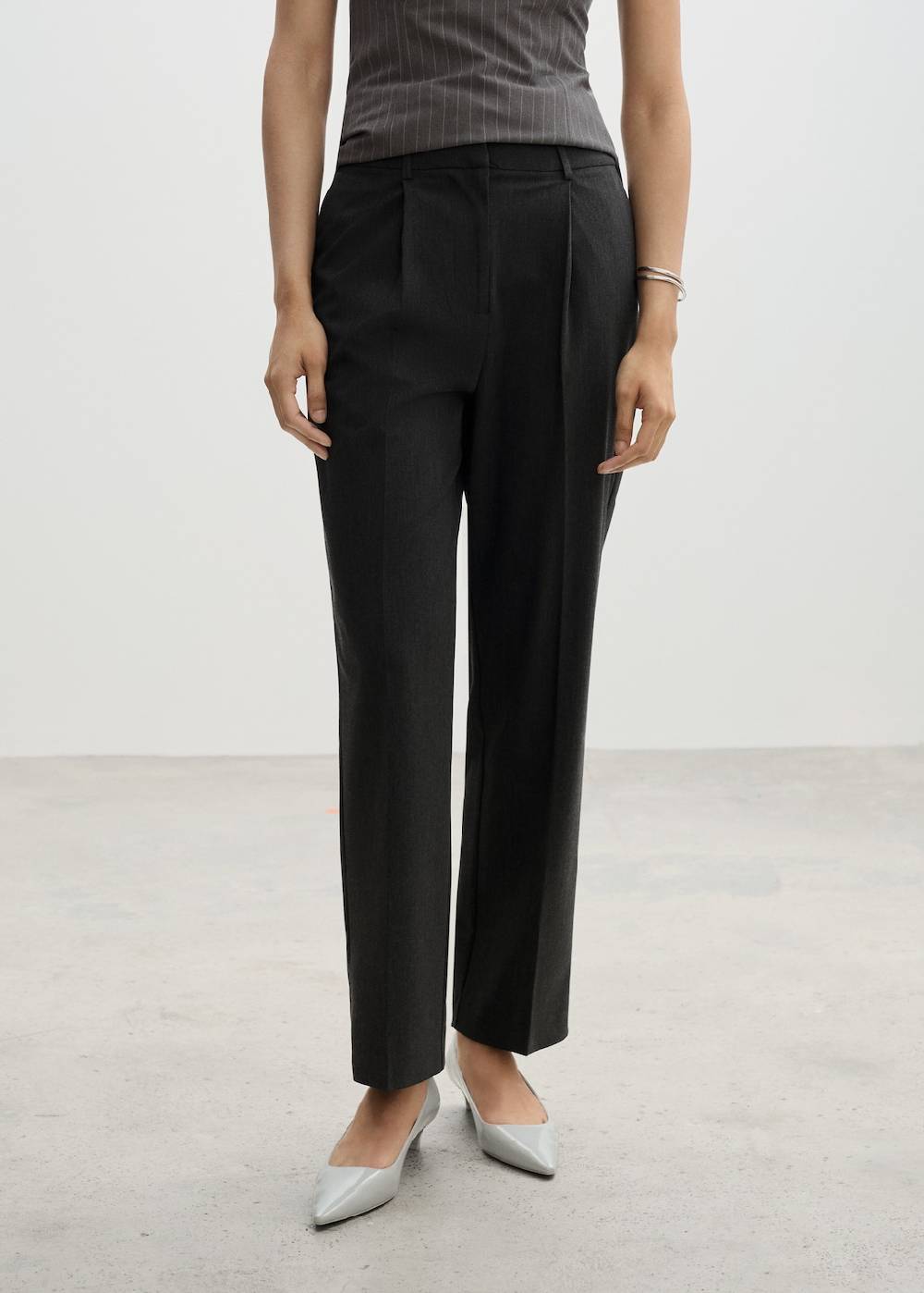 Mango Gerade Bundfaltenhose