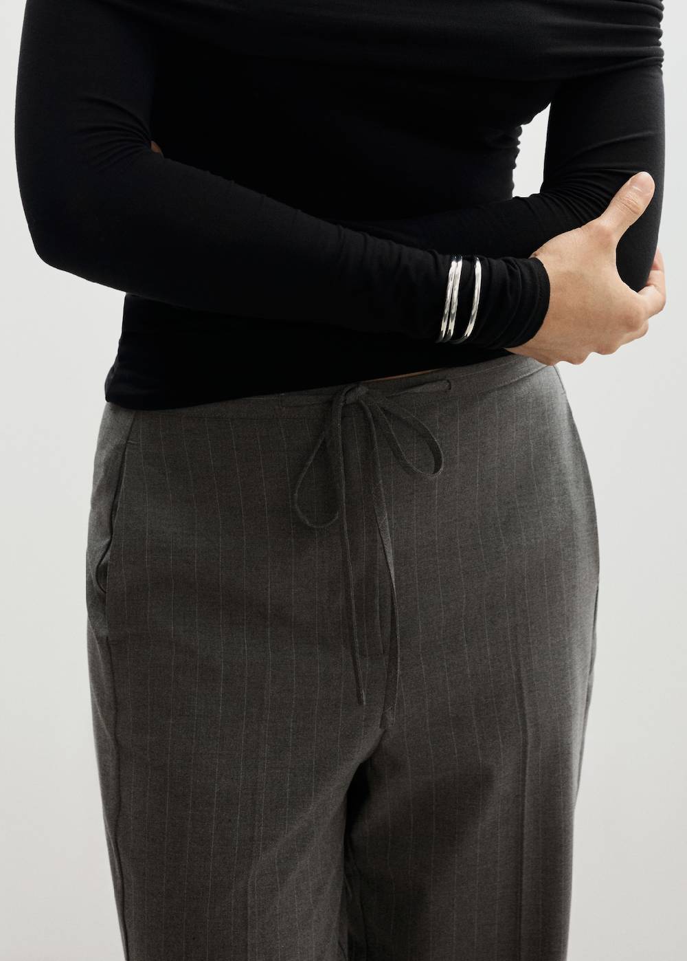 Mango Gerade Nadelstreifenhose 50% Rabatt mit kostenlosem Versand