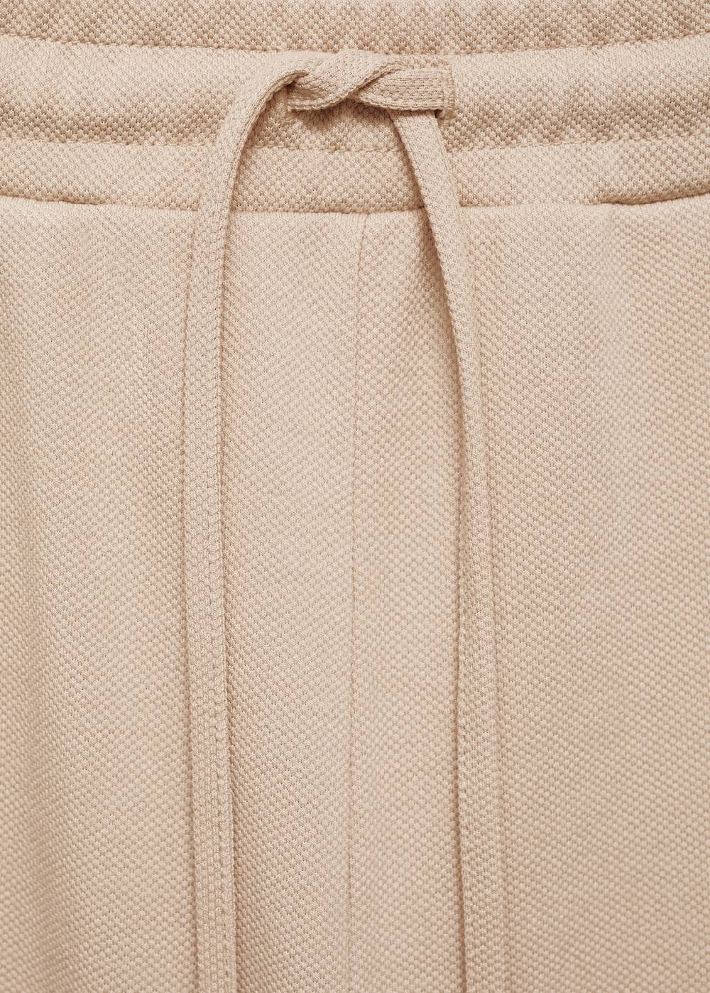 Mango Gerade Hose mit Nähten Saisonschlussverkauf