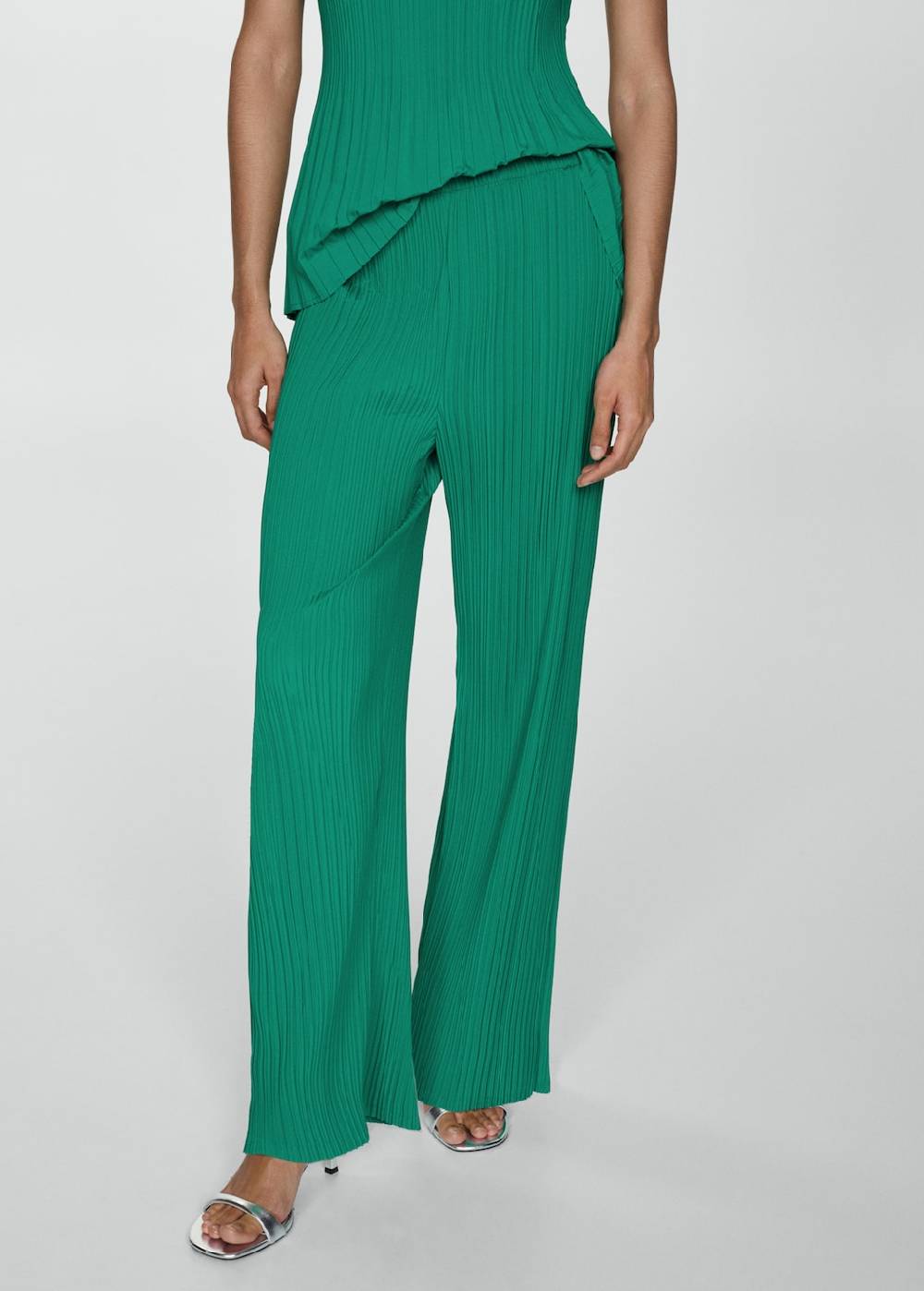 Mango Fließende Plissée-Hose Vatertagsangebot