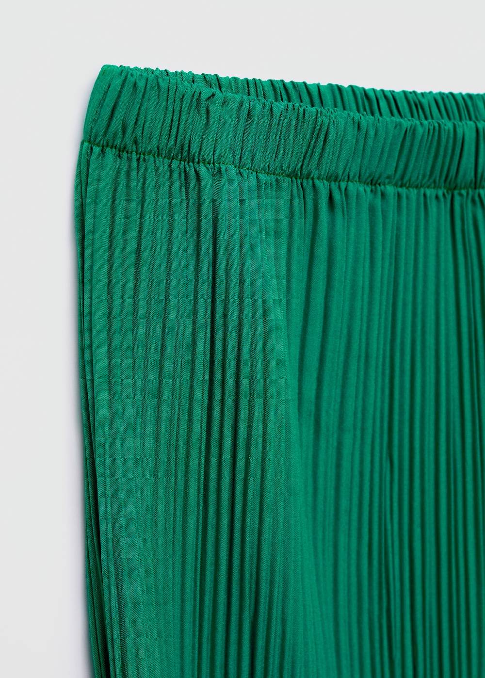 Mango Fließende Plissée-Hose Vatertagsangebot