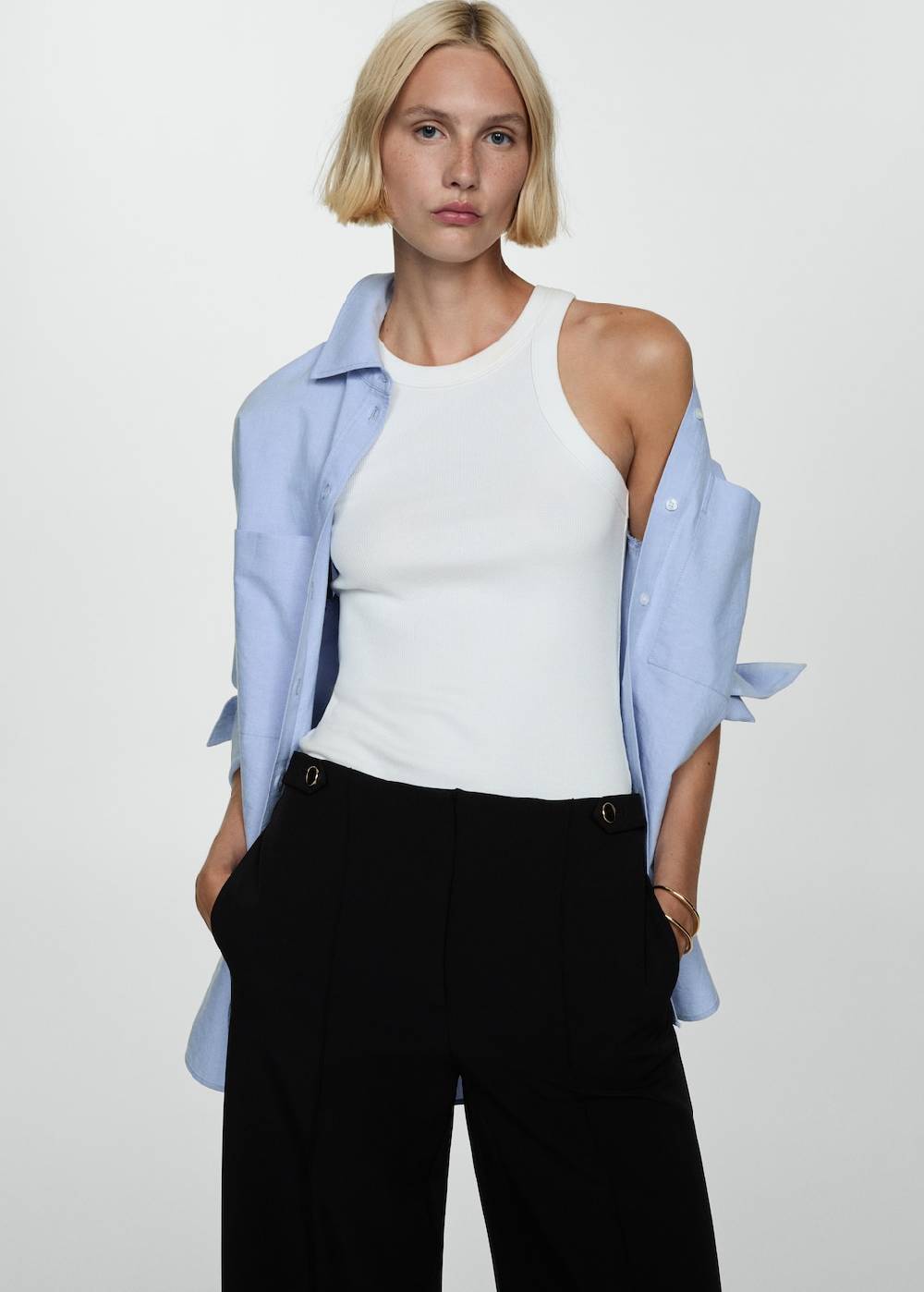 Mango Gerade Hose mit Knöpfen Online Outlet