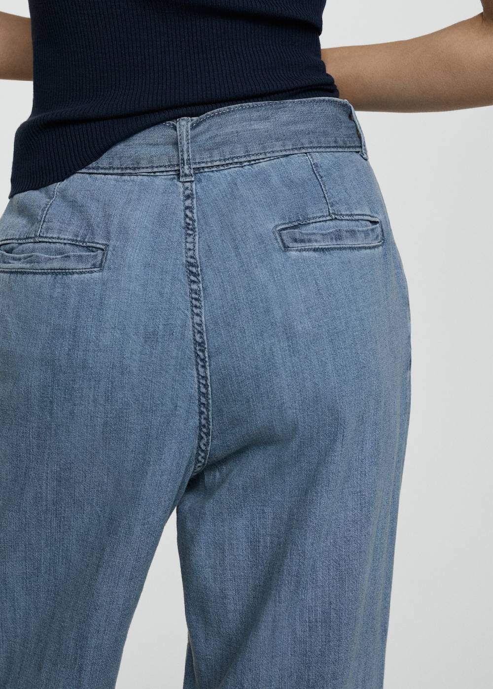 Mango Fließende Hose mit Gürtel Bestseller