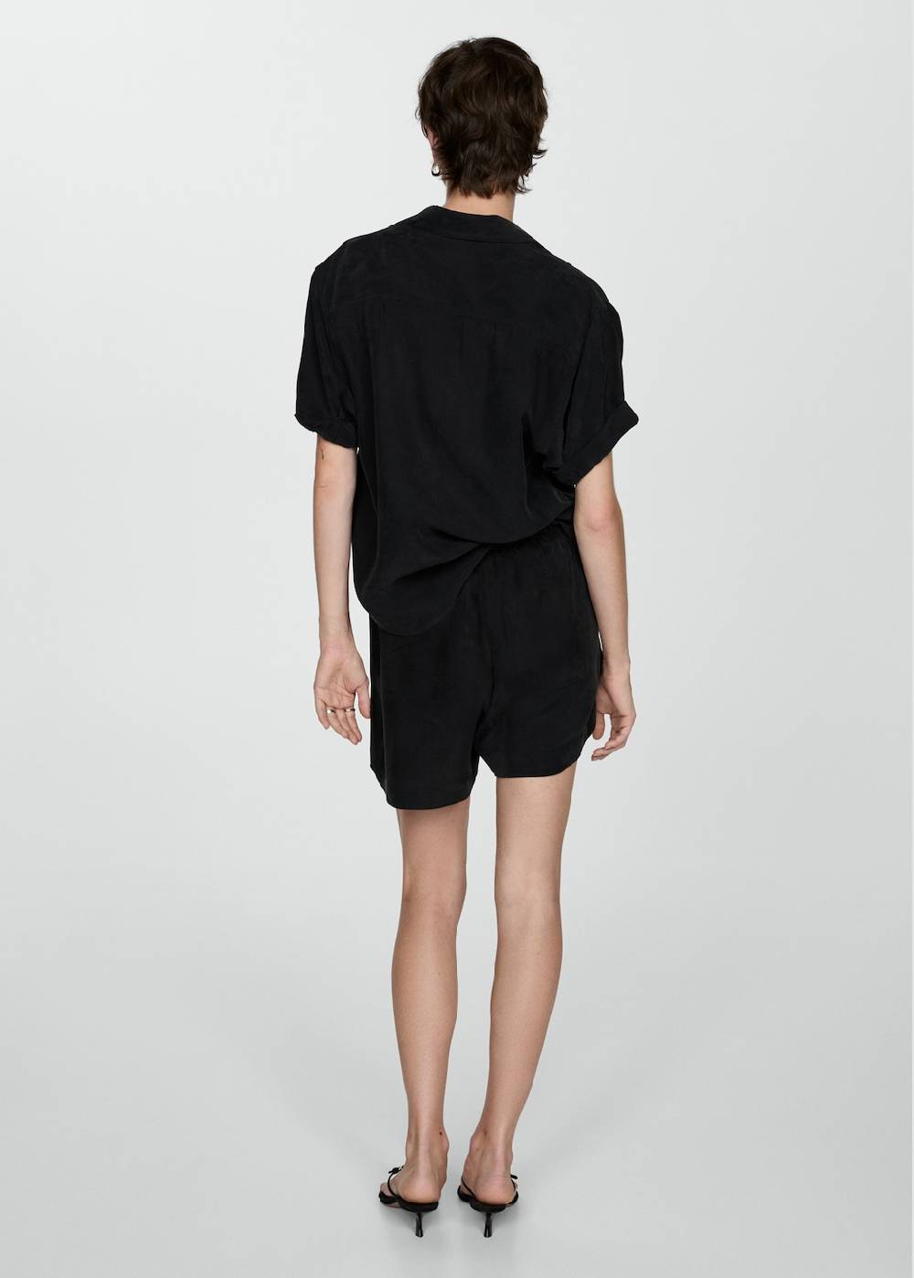 Mango Gerade Cupro-Shorts mit hoher Bundhöhe Zeitbegrenzte Promotion