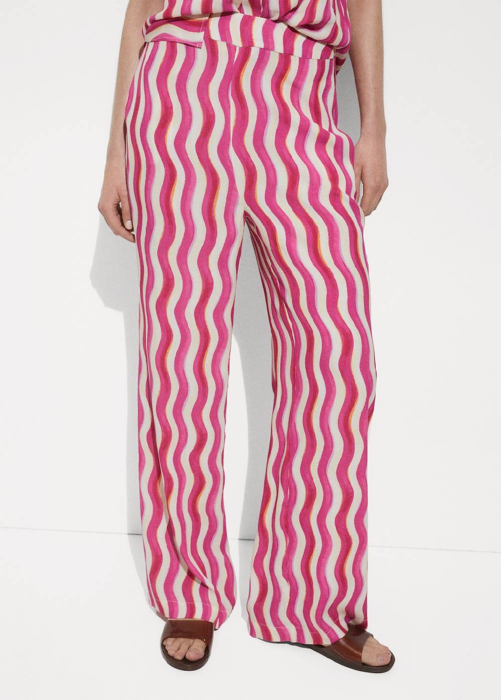 Mango Gemusterte Wideleg-Hose Vierteljährliche Förderung