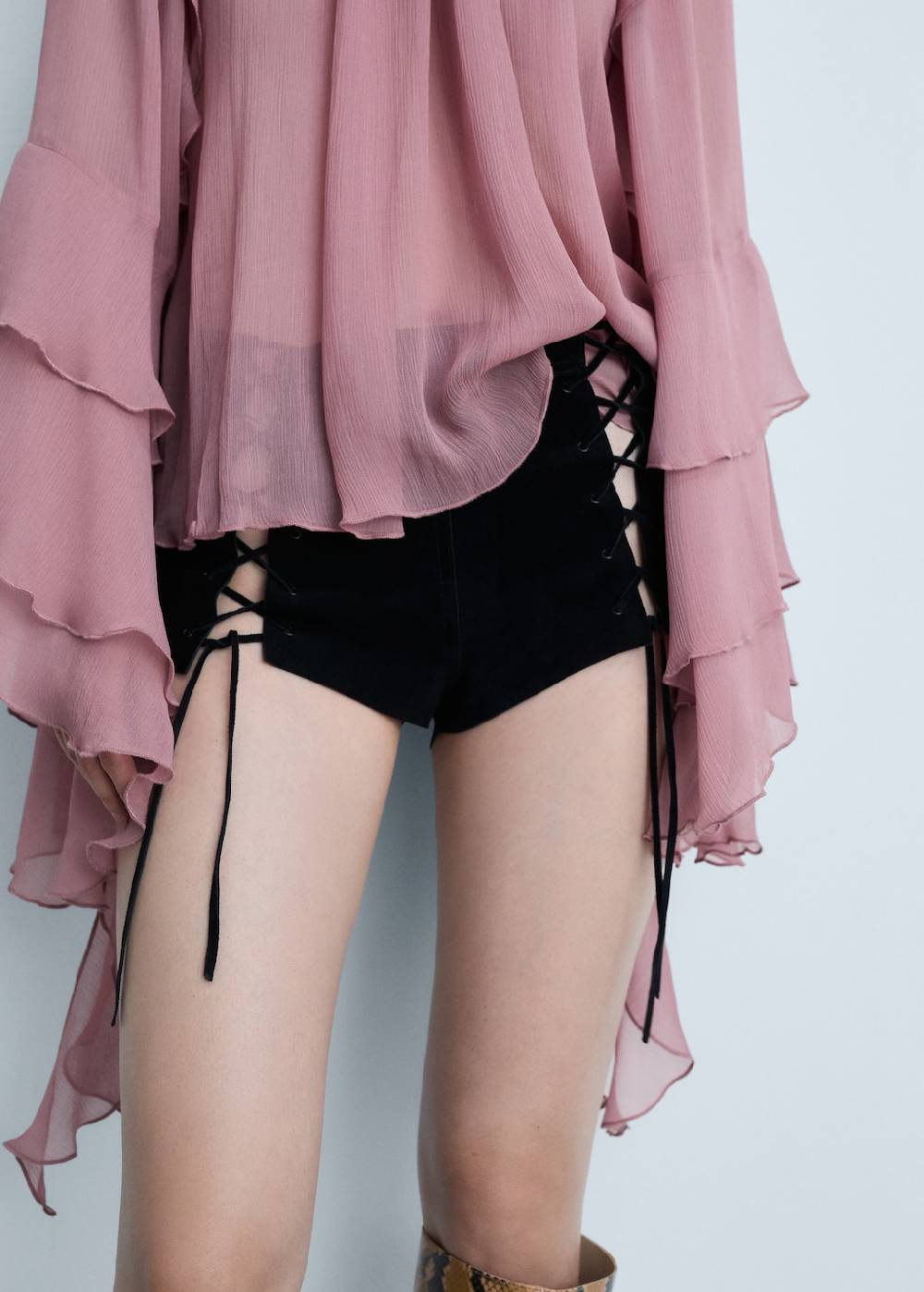 Mango Shorts mit Schlitz und Schleifen 50% Rabatt für begrenzte Zeit
