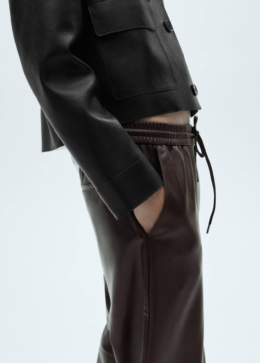 Mango Hose mit Stretchbund und Leder-Effekt Fabrikpreis