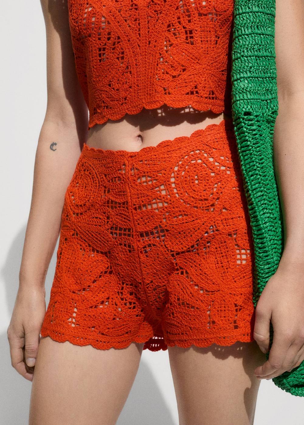 Mango Geblümte Häkel-Shorts