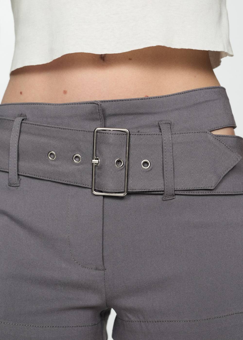 Mango Asymmetrische Shorts mit Gürtel Sonderangebot der Fabrik