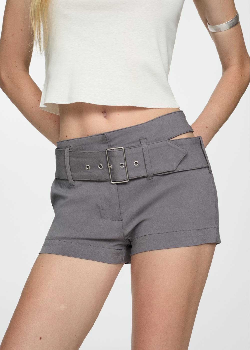 Mango Asymmetrische Shorts mit Gürtel Sonderangebot der Fabrik