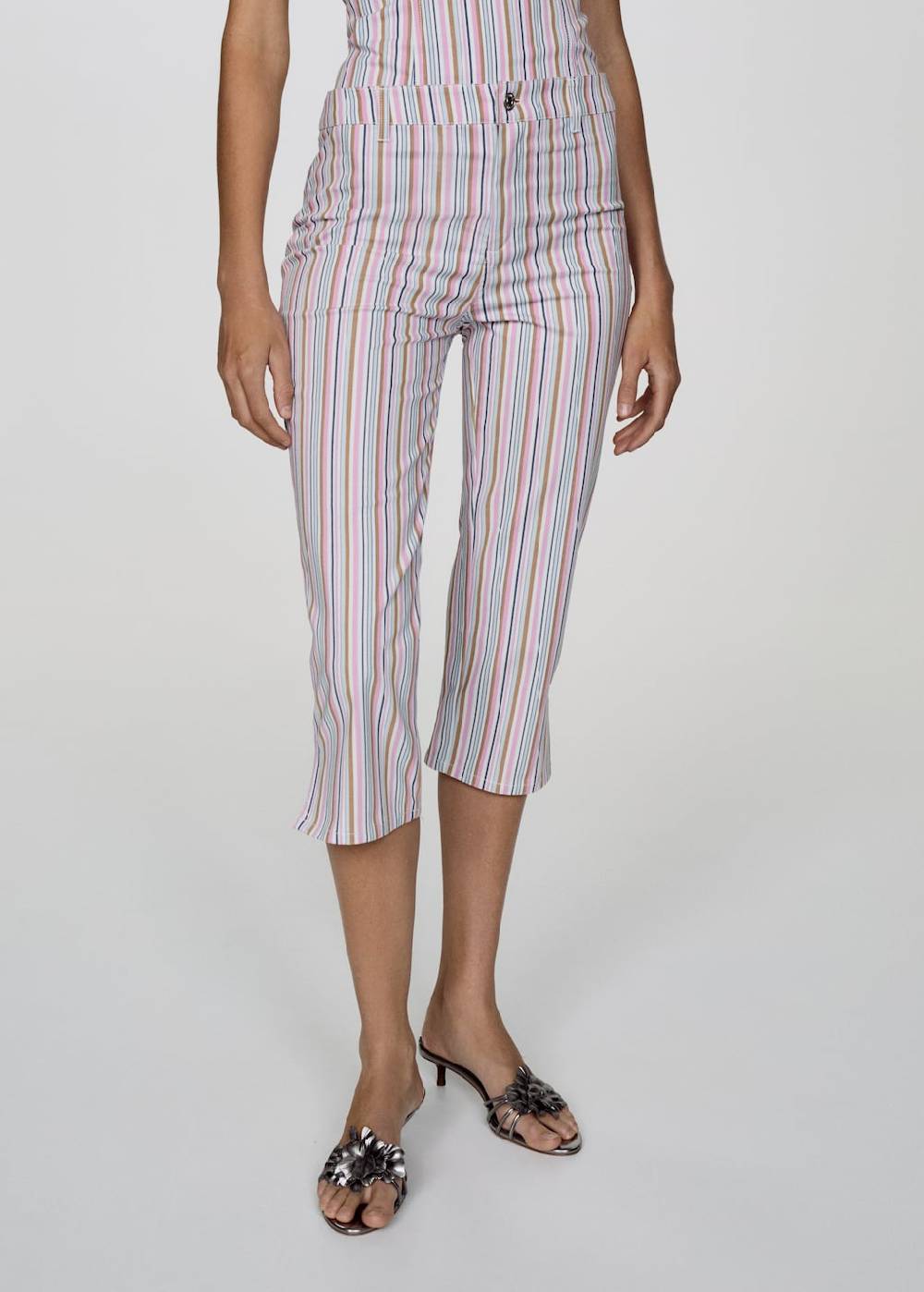 Mango Gestreifte Capri-Jeans Im Verkauf
