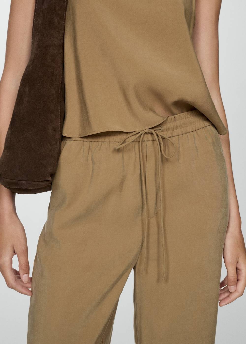 Mango Gerade Hose aus Modal Fabrikladen