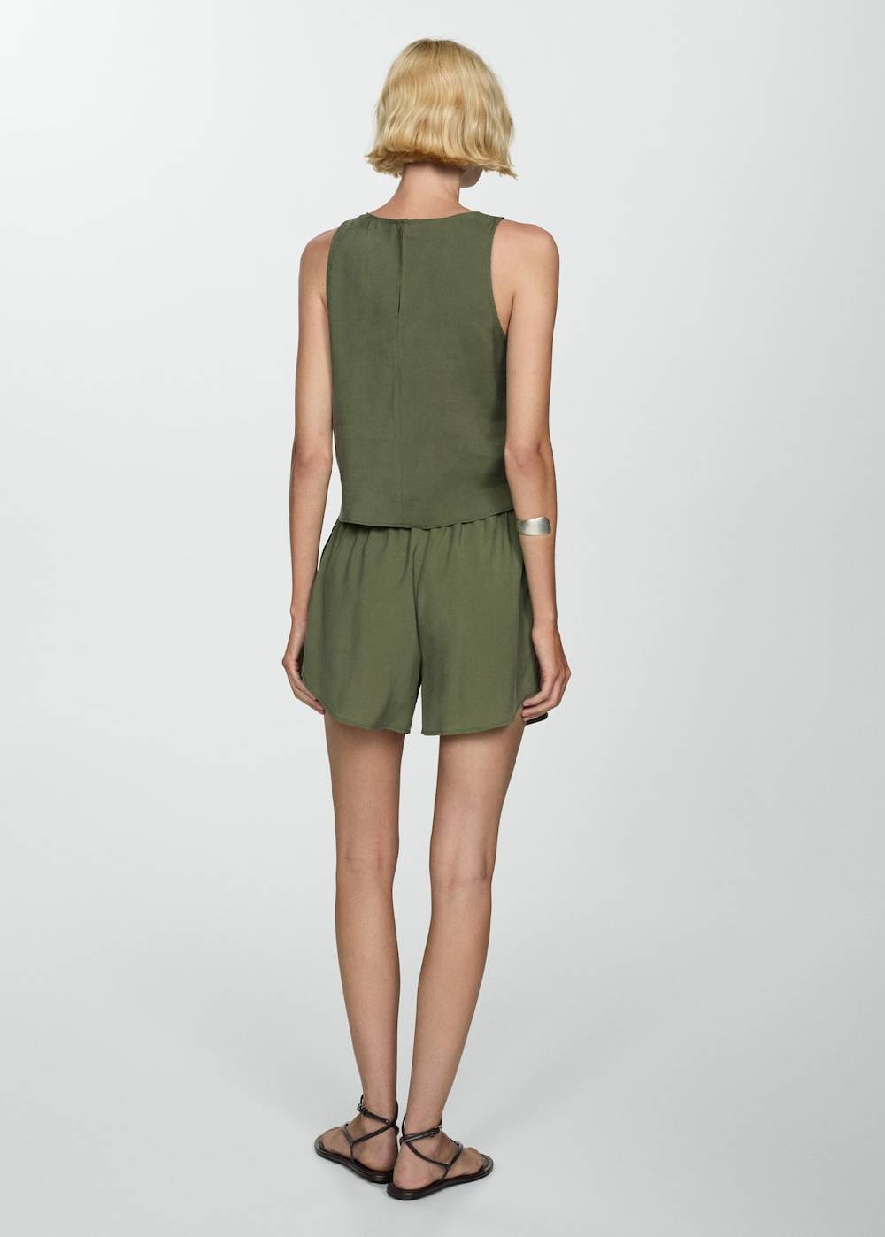 Mango Modal-Shorts mit Schleife Rabatte dieses Monats
