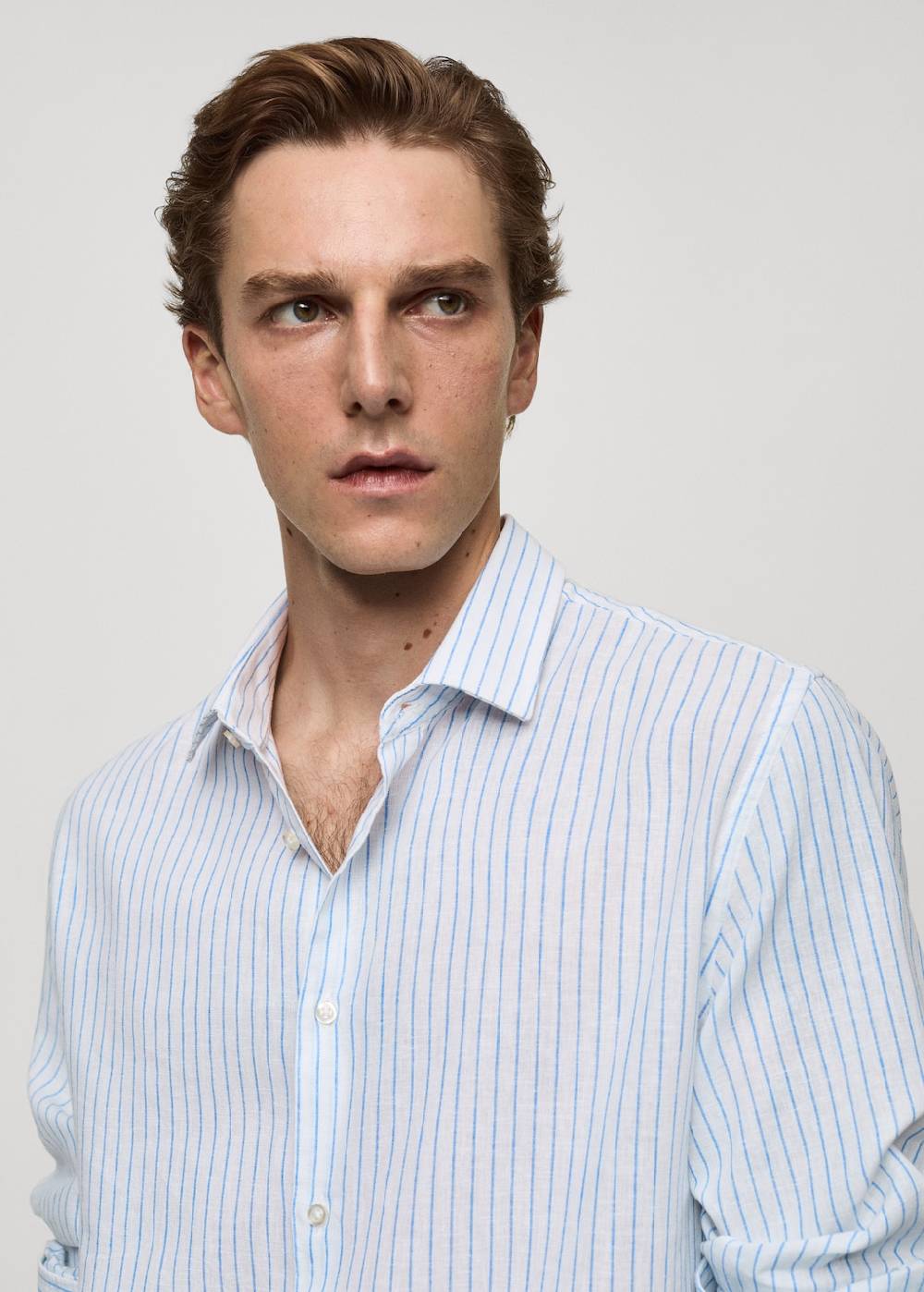 Mango Gestreiftes Regular-Fit-Hemd aus Leinen mit Baumwolle Letzte 3 Tage