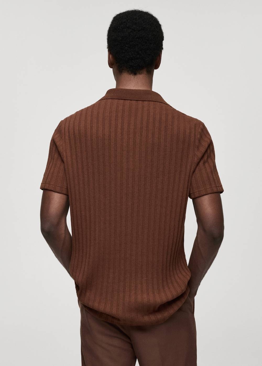 Mango Geripptes Regular-Fit-Poloshirt aus Baumwolle Bis zu 60% Rabatt