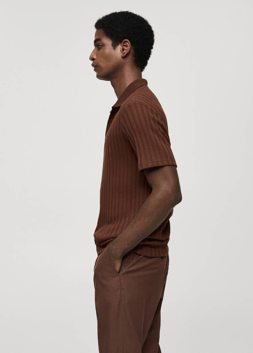 Mango Geripptes Regular-Fit-Poloshirt aus Baumwolle Bis zu 60% Rabatt