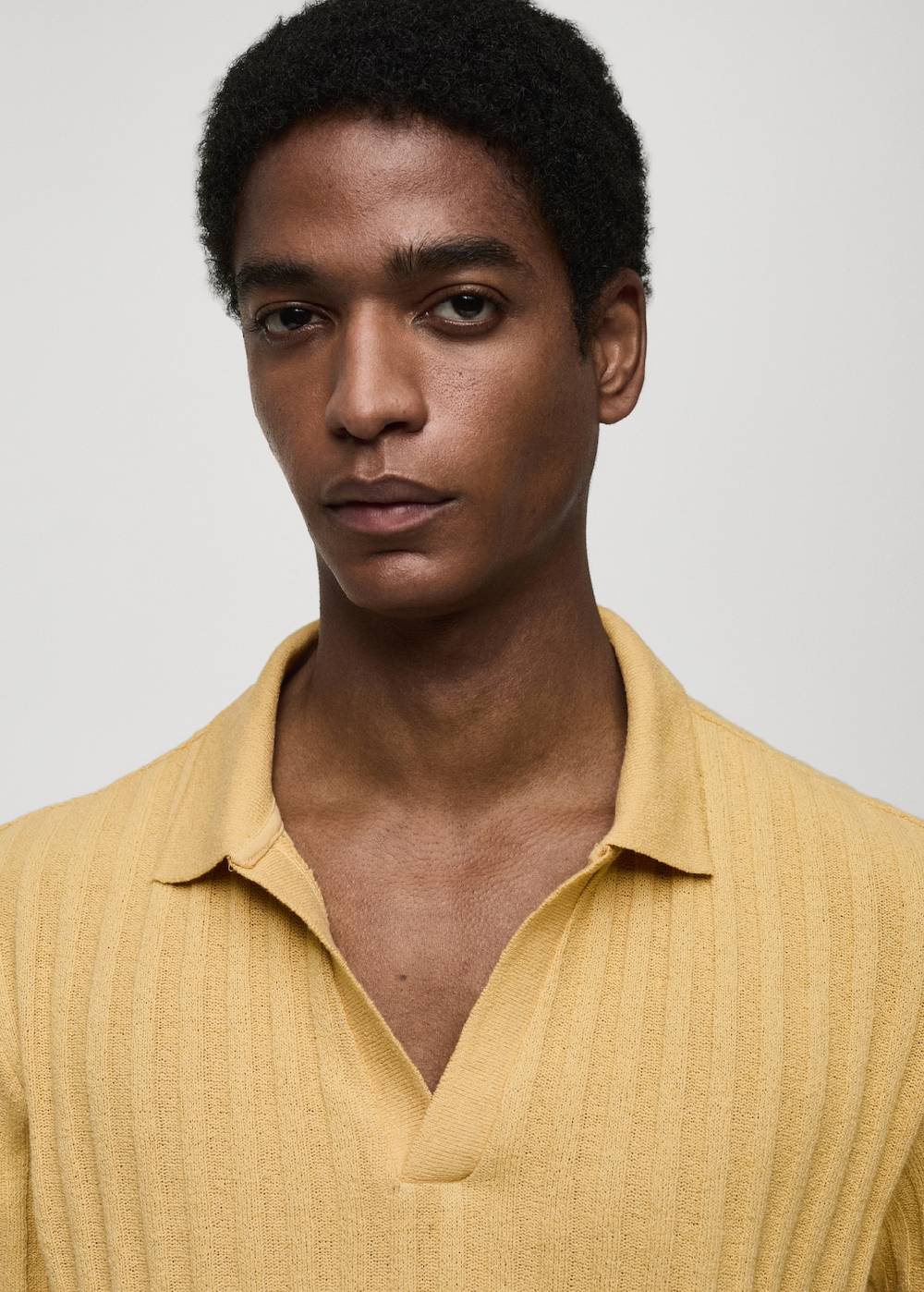 Mango Geripptes Regular-Fit-Poloshirt aus Baumwolle Verkauf