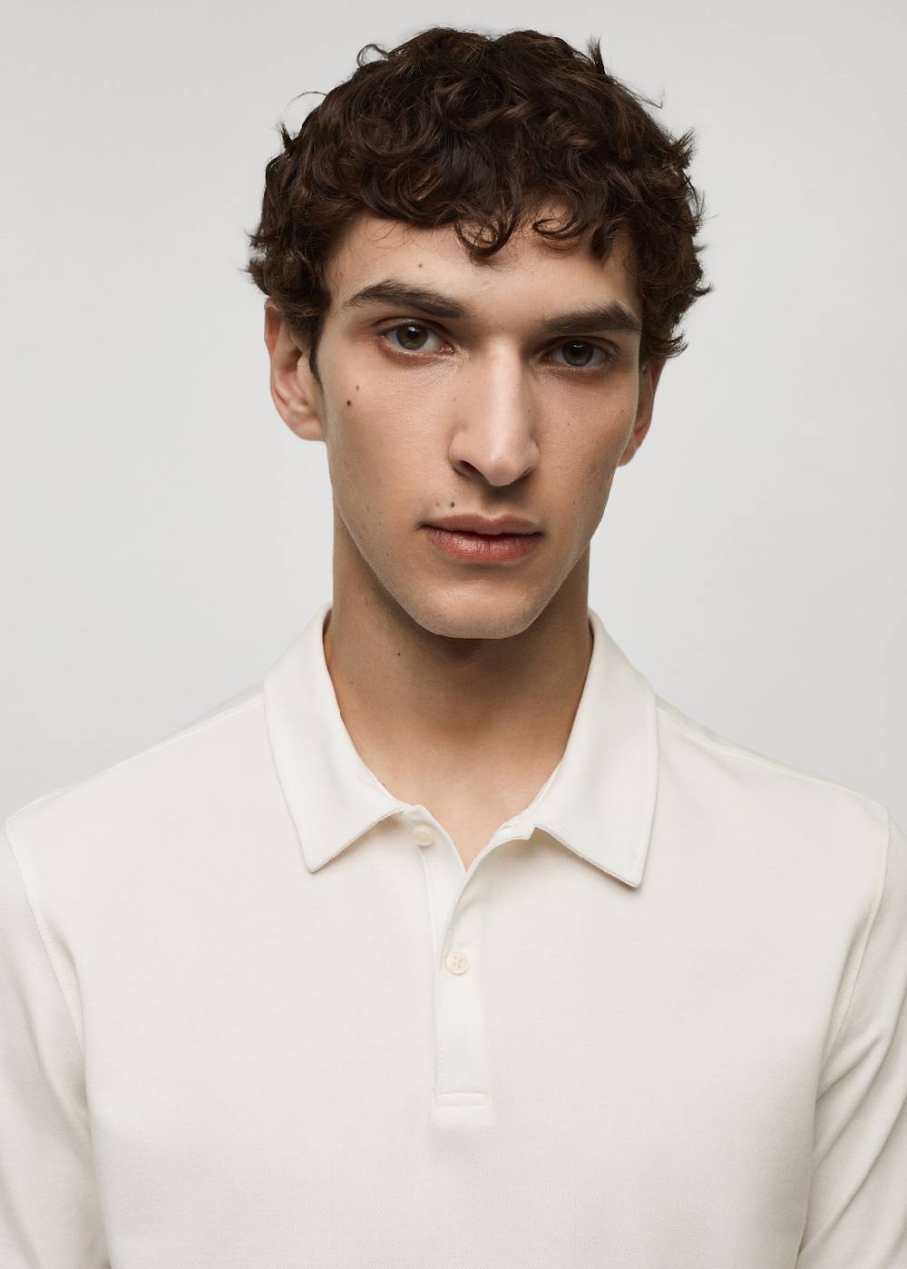 Mango Strukturiertes Slim-Fit-Poloshirt aus Baumwoll-Piqué Angebote