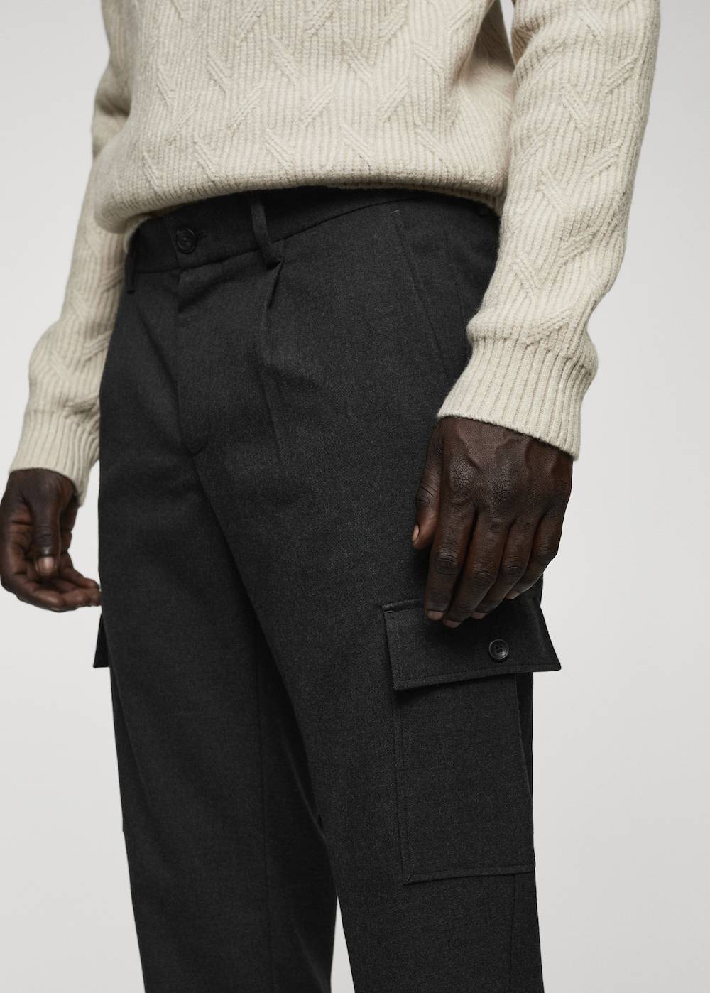 Mango Cargohose mit Bundfalten Limitierter Zeitrabatt