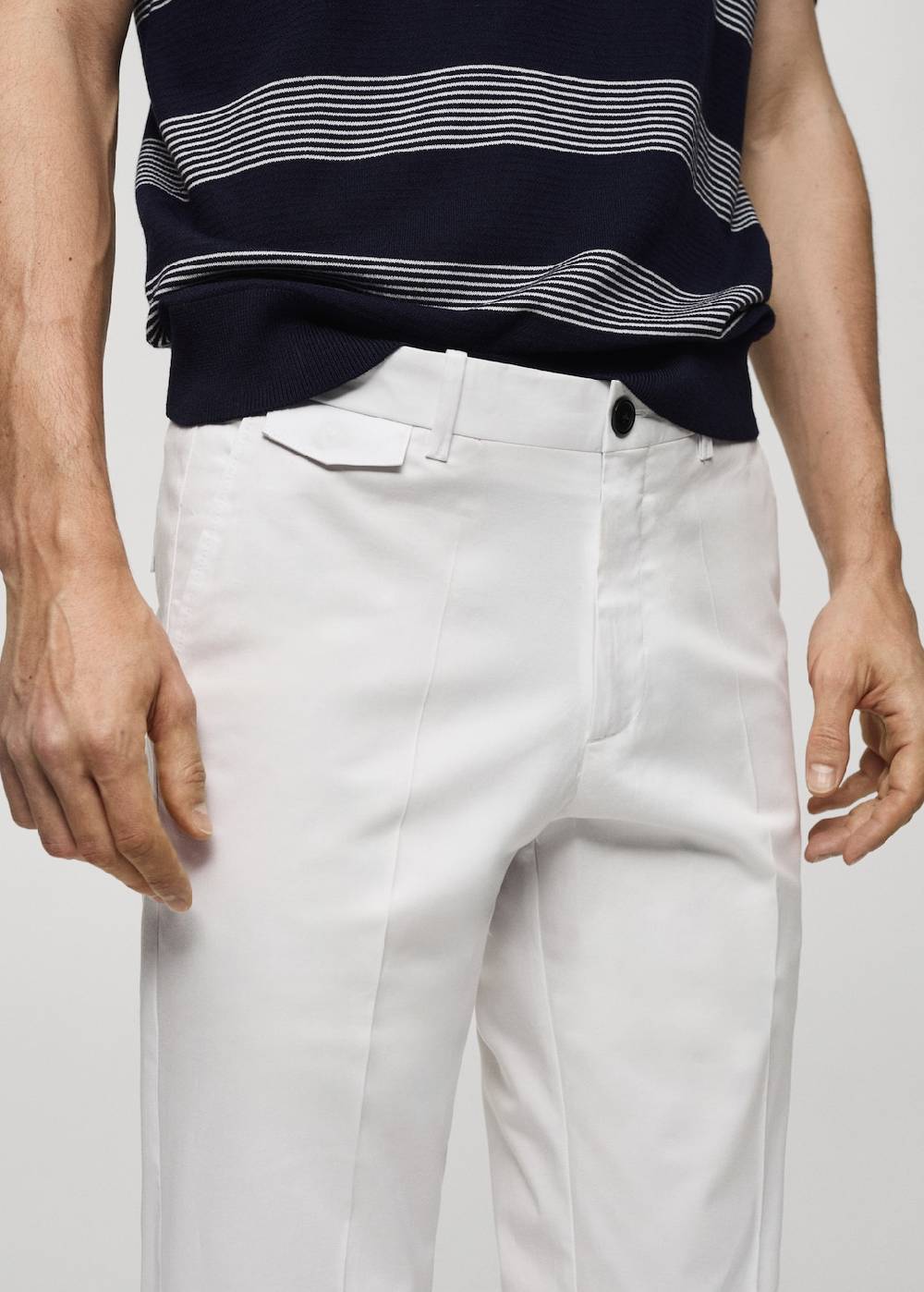 Mango Regular Fit-Baumwollhose mit Struktur Großer Ausverkauf