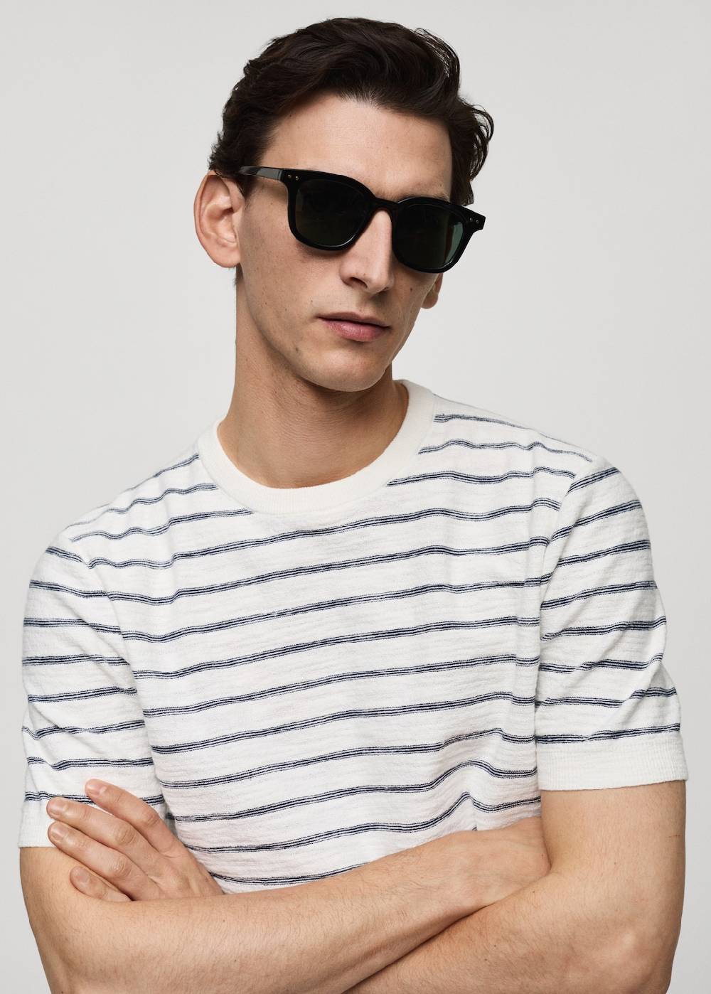 Mango Gestreiftes T-Shirt aus Baumwollstrick Exklusivangebot